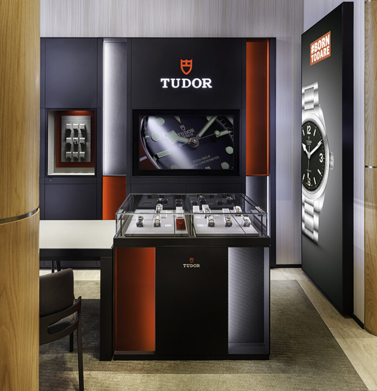 PMT The Hours Glass Iconsiam Boutique